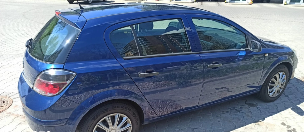 Opel Astra cena 14800 przebieg: 123000, rok produkcji 2009 z Gdynia małe 781